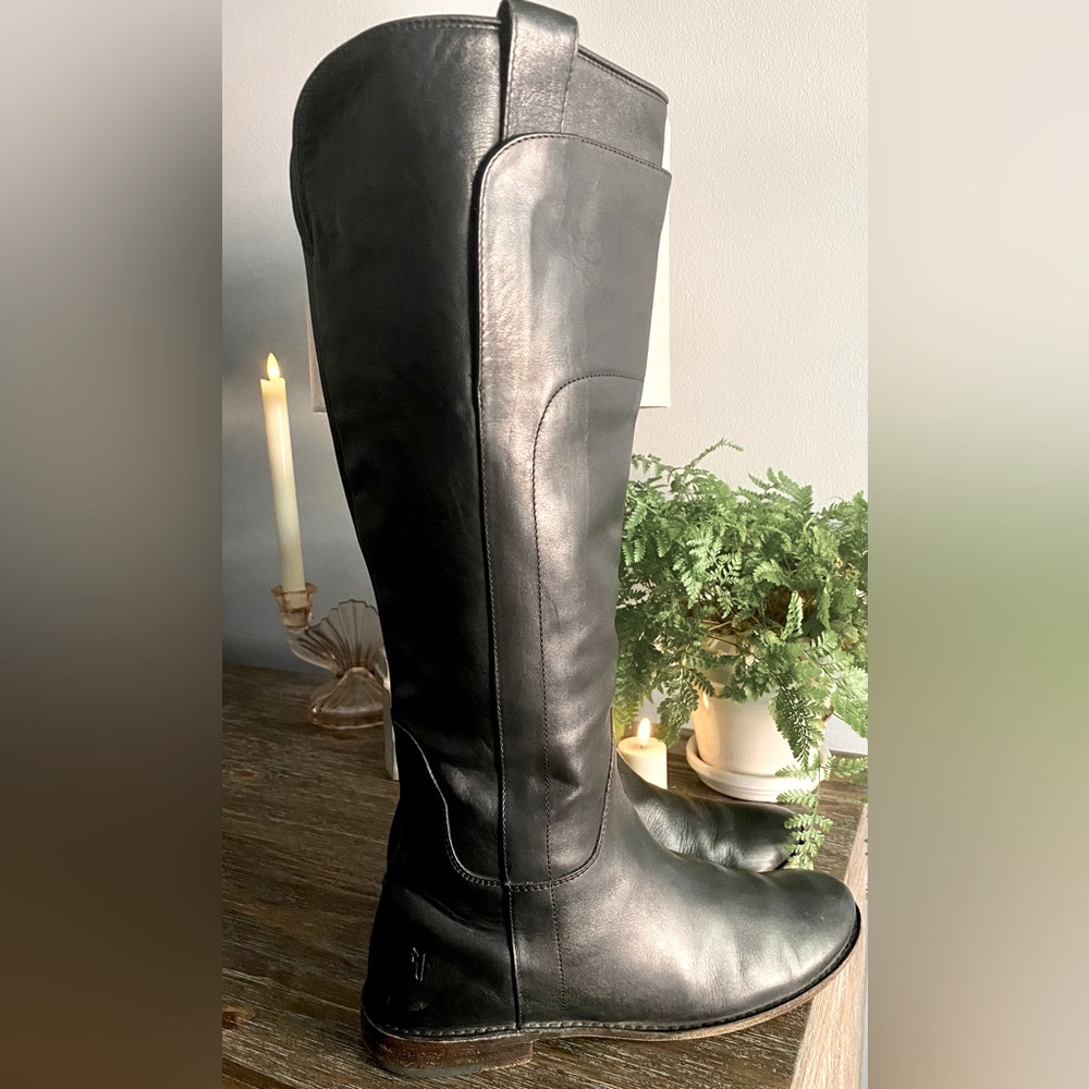 FRYE Paige Women’s 9 Tall Italian Leather Riding Boots Pull On knee High Black